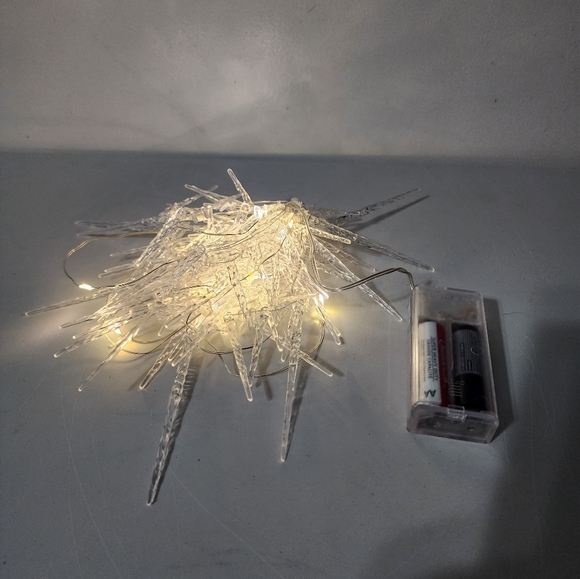 Target Bullseye Playground Lightup Icicle Garland - Picture 3 of 3